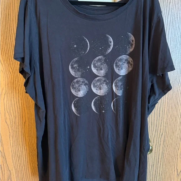 Torrid Moon Phases T-Shirt - Picture 1 of 3